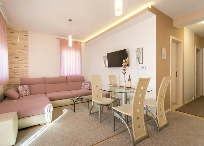 Apartment Sara - Free Parking For 2 Cars