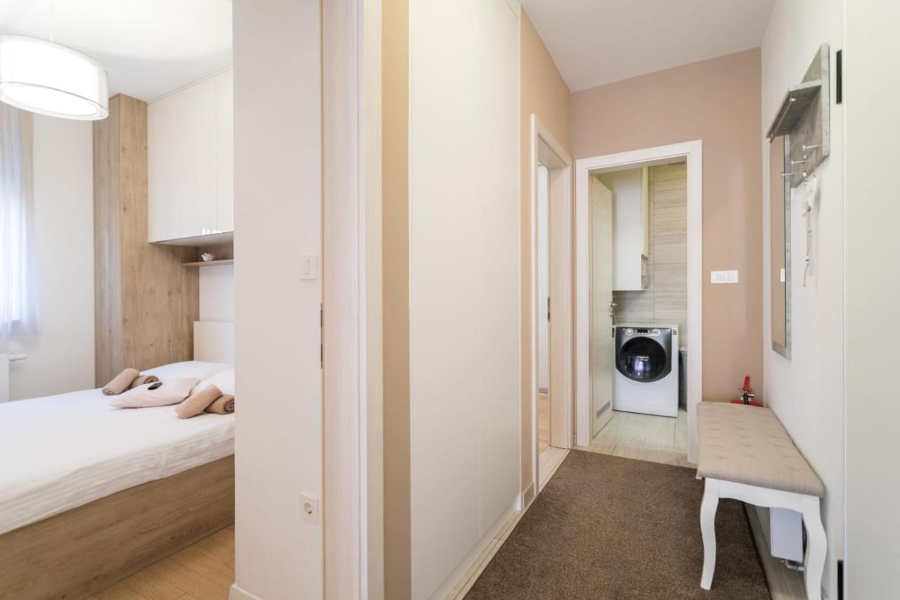 Sara - Free Parking For 2 Cars Apartment *